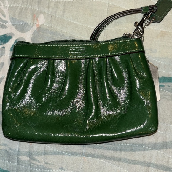 Coach Green Leather Wristlet - Picture 4 of 6